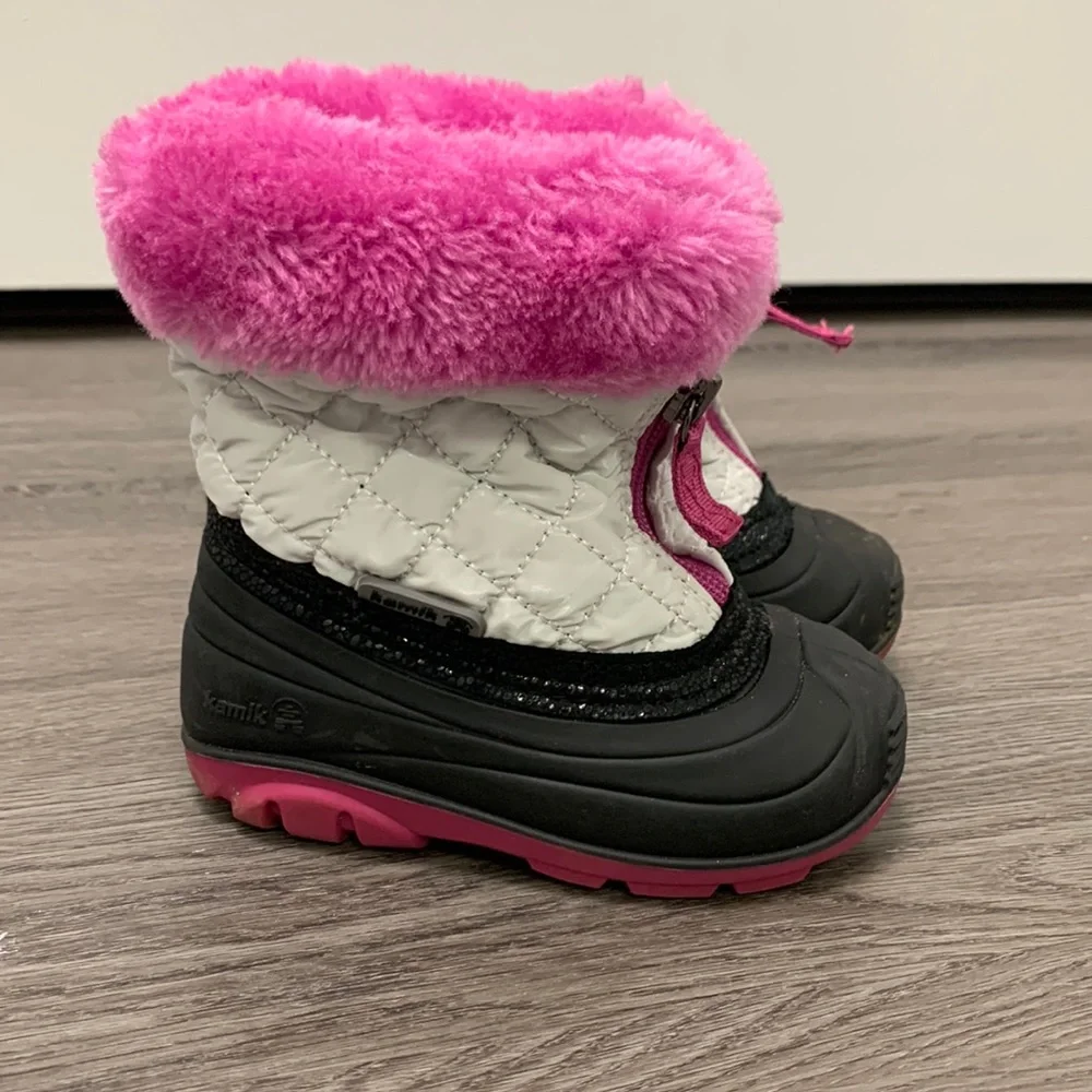 Kamik girls white fluffball snow boot - size 6